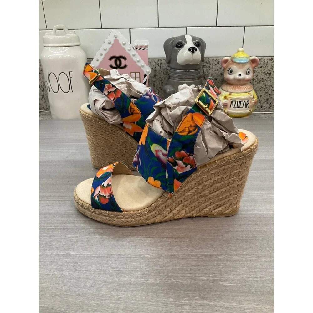 NWOT QUPID FLORL NAVY BLUE AND ORANGE ESPADRILLES WEDGE SANDALS